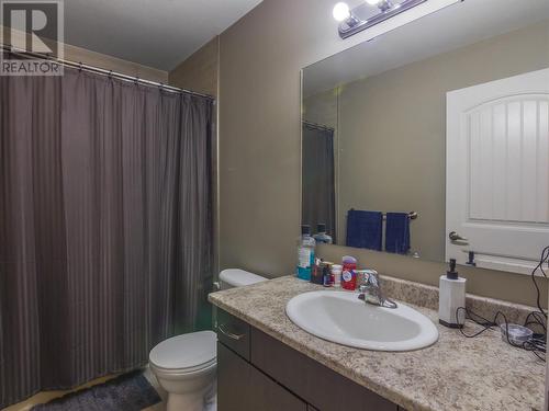 800 Government Street Unit# 101, Penticton, BC - Indoor Photo Showing Bathroom