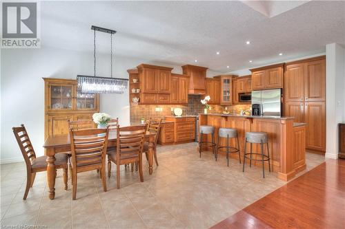 260 Deer Ridge Drive Unit# 32, Kitchener, ON - Indoor Photo Showing Dining Room