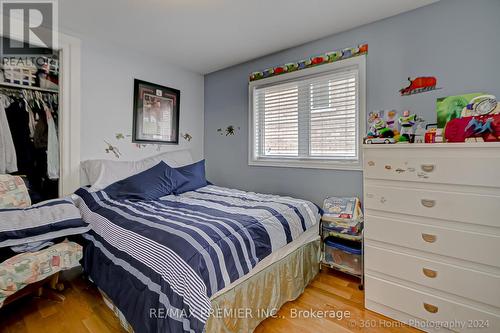 50 Sunny Glen Crescent, Brampton (Northwest Sandalwood Parkway), ON - Indoor Photo Showing Bedroom