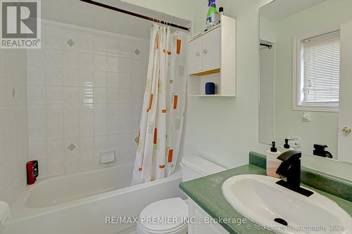 50 Sunny Glen Crescent, Brampton (Northwest Sandalwood Parkway), ON - Indoor Photo Showing Bathroom