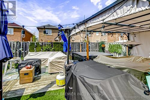 50 Sunny Glen Crescent, Brampton (Northwest Sandalwood Parkway), ON - Outdoor