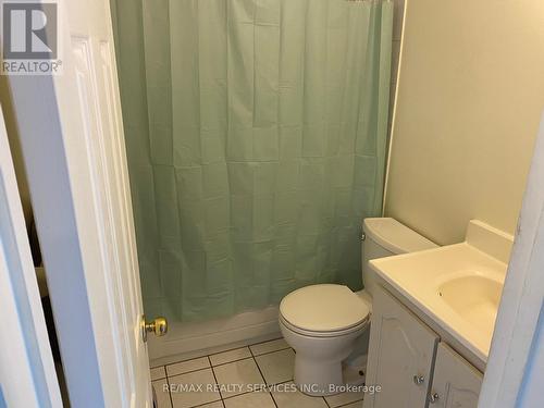 31 Alexandria Crescent, Brampton (Avondale), ON - Indoor Photo Showing Bathroom