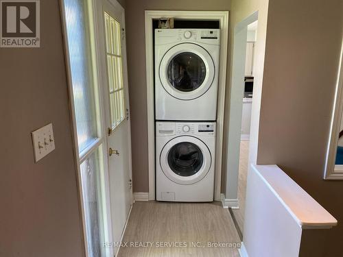 31 Alexandria Crescent, Brampton, ON - Indoor Photo Showing Laundry Room