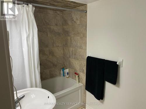 31 Alexandria Crescent, Brampton, ON - Indoor Photo Showing Bathroom