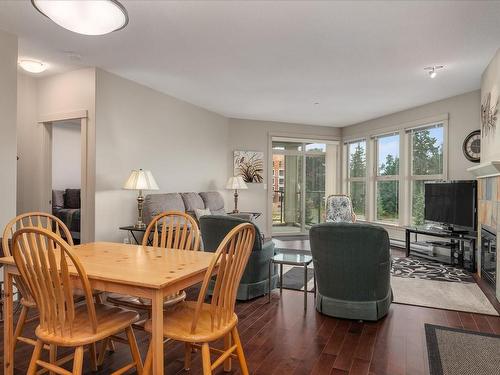 304-6310 Mcrobb Ave, Nanaimo, BC - Indoor Photo Showing Dining Room