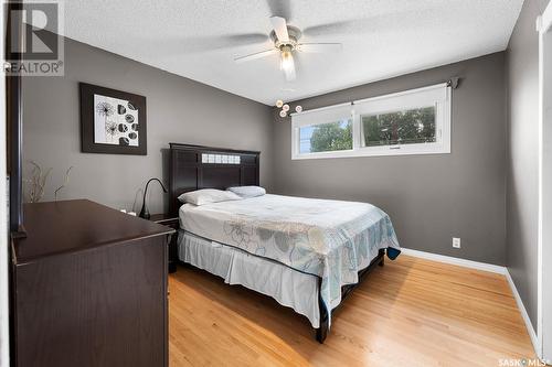 15 Stewart Avenue, Regina, SK - Indoor Photo Showing Bedroom