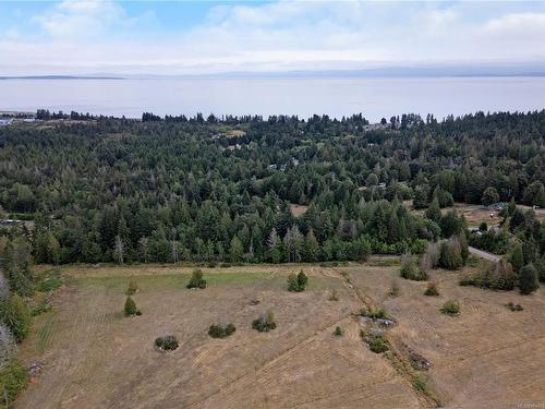 360 Grovehill Rd, Qualicum Beach, BC 