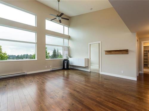 202-1629 Townsite Rd, Nanaimo, BC - Indoor Photo Showing Other Room