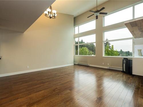 202-1629 Townsite Rd, Nanaimo, BC - Indoor Photo Showing Other Room