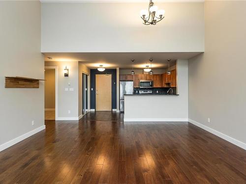 202-1629 Townsite Rd, Nanaimo, BC - Indoor Photo Showing Kitchen