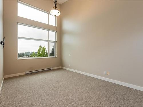 202-1629 Townsite Rd, Nanaimo, BC - Indoor Photo Showing Other Room