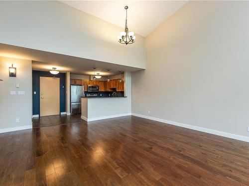 202-1629 Townsite Rd, Nanaimo, BC - Indoor Photo Showing Kitchen