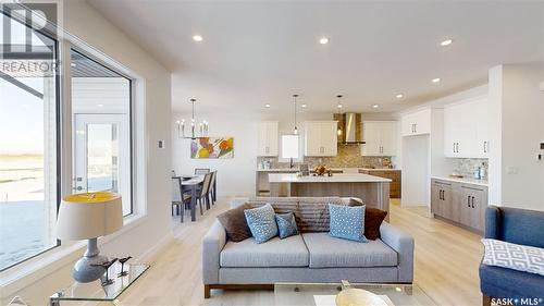 188 Haverstock Crescent, Saskatoon, SK - Indoor Photo Showing Living Room