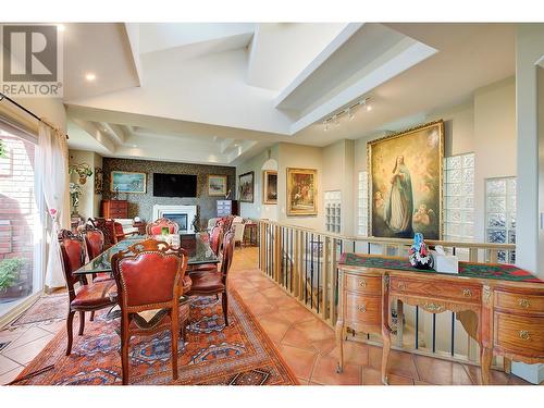 2376 Nahanni Court, Kelowna, BC - Indoor Photo Showing Dining Room