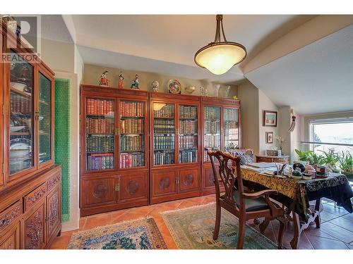 2376 Nahanni Court, Kelowna, BC - Indoor Photo Showing Dining Room