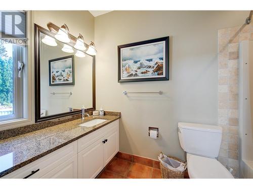 2376 Nahanni Court, Kelowna, BC - Indoor Photo Showing Bathroom