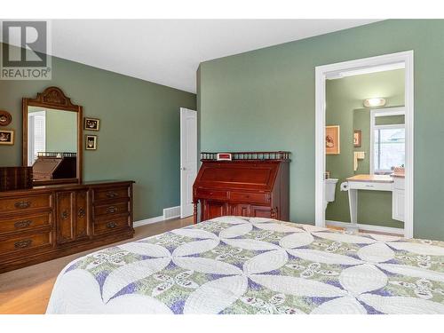 2365 Stillingfleet Road Unit# 79, Kelowna, BC - Indoor Photo Showing Bedroom