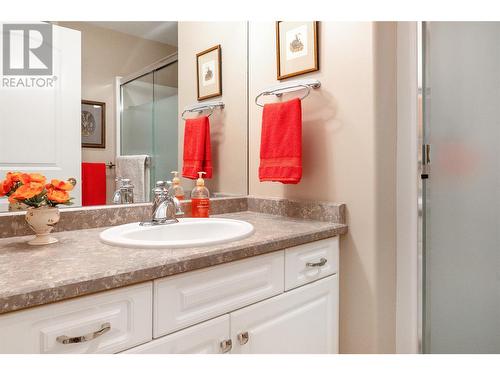 2365 Stillingfleet Road Unit# 79, Kelowna, BC - Indoor Photo Showing Bathroom