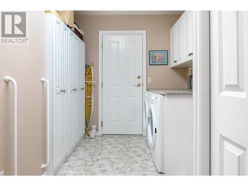 2365 Stillingfleet Road Unit# 79, Kelowna, BC - Indoor Photo Showing Laundry Room