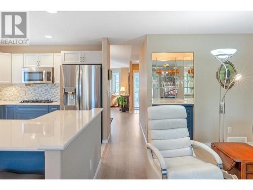 2365 Stillingfleet Road Unit# 79, Kelowna, BC - Indoor Photo Showing Kitchen With Stainless Steel Kitchen With Upgraded Kitchen