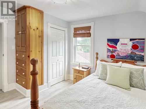 117 Garfield Avenue, London, ON - Indoor Photo Showing Bedroom