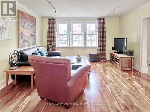 117 Garfield Avenue, London, ON - Indoor Photo Showing Living Room