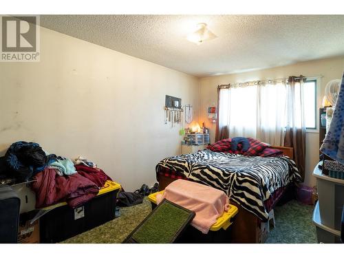 6390 Dixon Dam Road, Vernon, BC - Indoor Photo Showing Bedroom