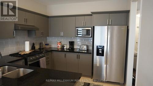 227 Mowat Street N, Clearview (Stayner), ON - Indoor Photo Showing Kitchen With Double Sink With Upgraded Kitchen