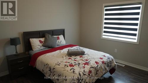 227 Mowat Street N, Clearview (Stayner), ON - Indoor Photo Showing Bedroom