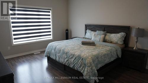 227 Mowat Street N, Clearview (Stayner), ON - Indoor Photo Showing Bedroom