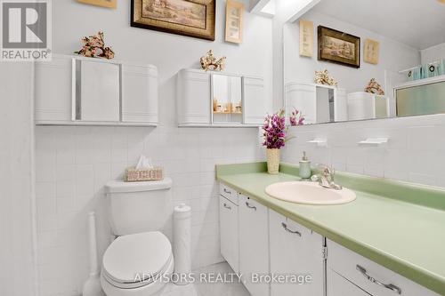 626 Hassall Road, Mississauga (Mississauga Valleys), ON - Indoor Photo Showing Bathroom