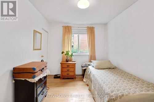 626 Hassall Road, Mississauga, ON - Indoor Photo Showing Bedroom