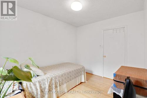 626 Hassall Road, Mississauga, ON - Indoor Photo Showing Bedroom