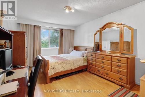 626 Hassall Road, Mississauga, ON - Indoor Photo Showing Bedroom