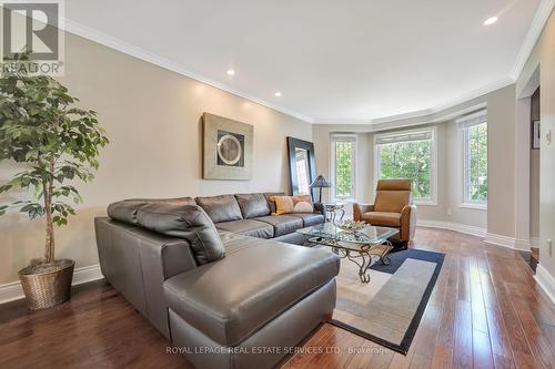 359 River Oaks Boulevard W, Oakville (River Oaks), ON - Indoor Photo Showing Living Room