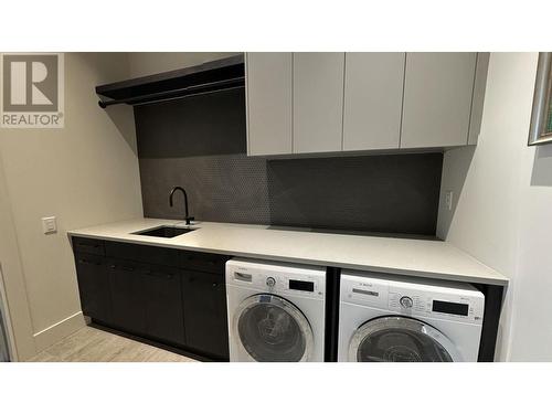 224 Diamond Way, Vernon, BC - Indoor Photo Showing Laundry Room