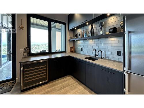 224 Diamond Way, Vernon, BC - Indoor Photo Showing Kitchen