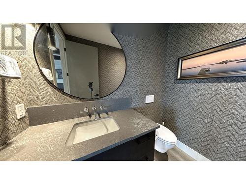 224 Diamond Way, Vernon, BC - Indoor Photo Showing Bathroom