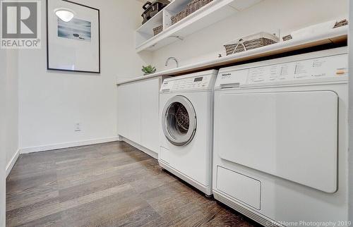 2702 1011 W Cordova Street, Vancouver, BC - Indoor Photo Showing Laundry Room