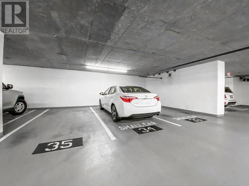 2702 1011 W Cordova Street, Vancouver, BC - Indoor Photo Showing Garage