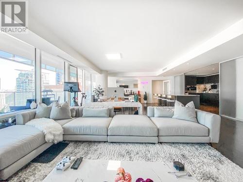 2702 1011 W Cordova Street, Vancouver, BC - Indoor Photo Showing Living Room