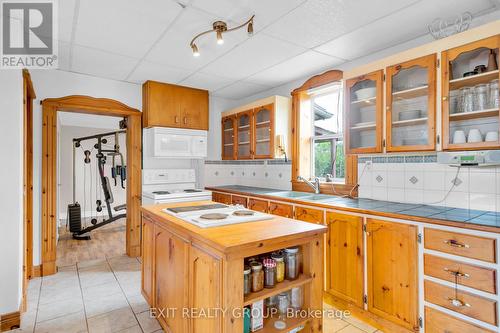 3123 County Road 2, Prince Edward County (Ameliasburgh), ON - Indoor Photo Showing Kitchen