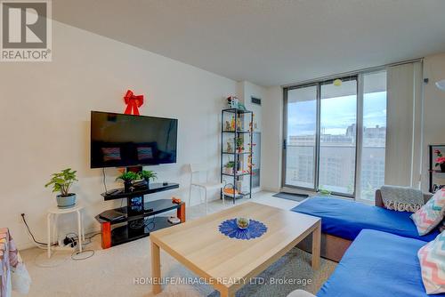 2705 - 750 Bay Street, Toronto (Bay Street Corridor), ON - Indoor Photo Showing Living Room