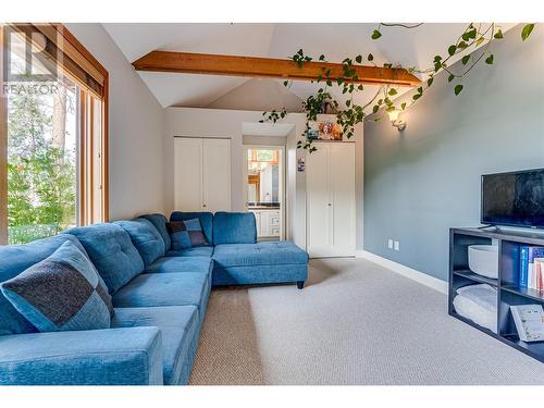 9845 Eastside Road Unit# 57, Vernon, BC - Indoor Photo Showing Living Room