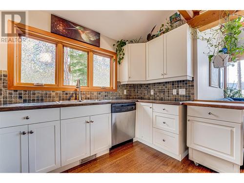 9845 Eastside Road Unit# 57, Vernon, BC - Indoor Photo Showing Kitchen With Double Sink