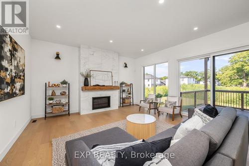 209 Merritt Court, North Middlesex (Parkhill), ON - Indoor Photo Showing Living Room With Fireplace