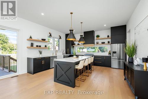 209 Merritt Court, North Middlesex (Parkhill), ON - Indoor Photo Showing Kitchen