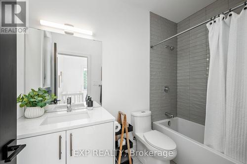 209 Merritt Court, North Middlesex (Parkhill), ON - Indoor Photo Showing Bathroom