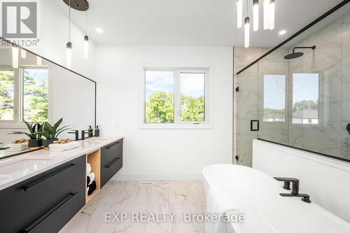 209 Merritt Court, North Middlesex (Parkhill), ON - Indoor Photo Showing Bathroom