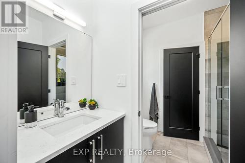 209 Merritt Court, North Middlesex (Parkhill), ON - Indoor Photo Showing Bathroom